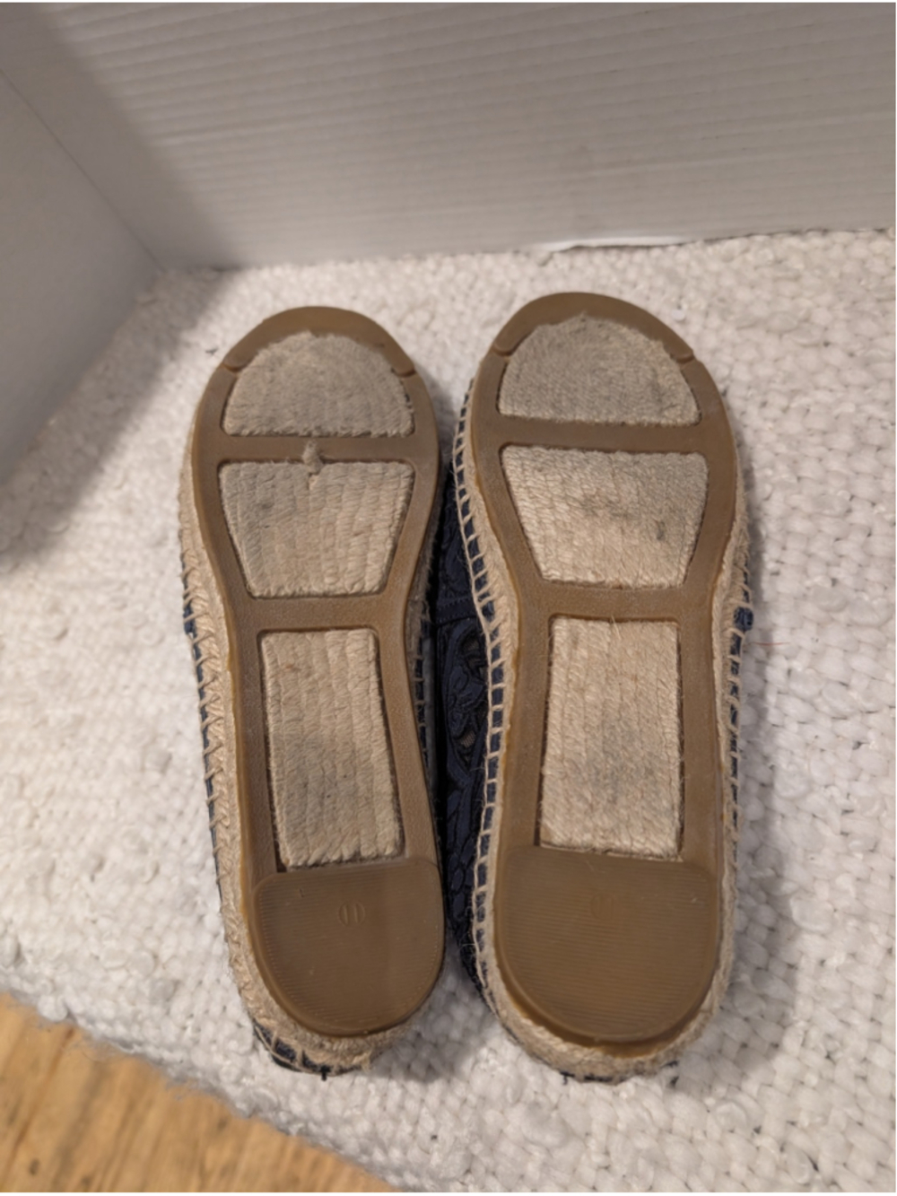 Women's Tory Burch Espadrilles Size 11 Navy Blue Beige Lace Cutout Flats - Picture 5 of 7